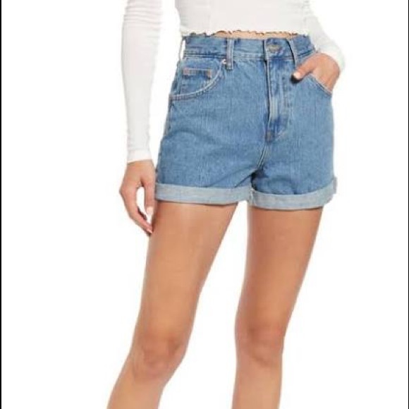 Urban outfitters Roll hem mom shorts medium wash - Picture 3 of 3